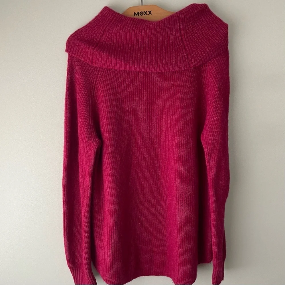 Tahari Merino Wool Knit Sweater Cowl Neck Pullover Dark Pink Size Medium - Picture 2 of 8